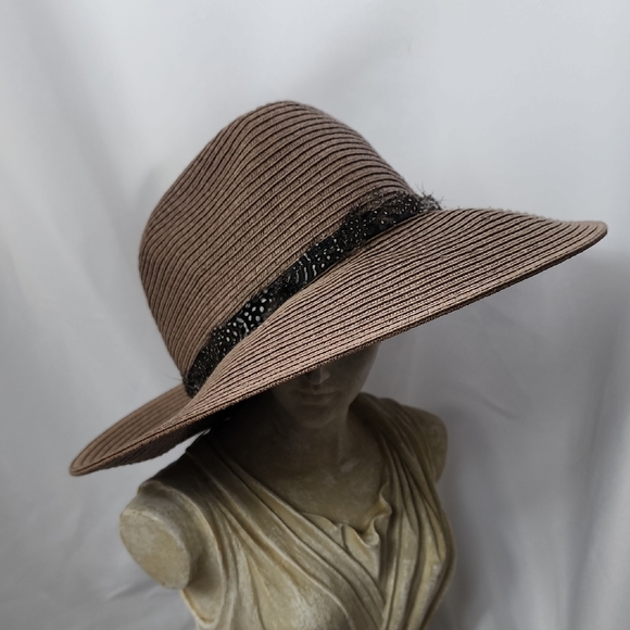 August Hat Co 100% Paper Straw Hat Tan With Feather Trim - Picture 1 of 9